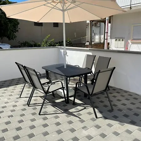 Apartment Mira