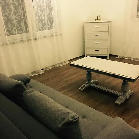 Mira Apartment Pirovac